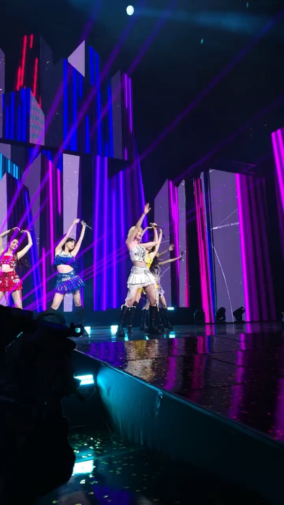 240512 تحديث LE SSERAFIM على التيك توك - No Celestial 💛 @ FEARNADA