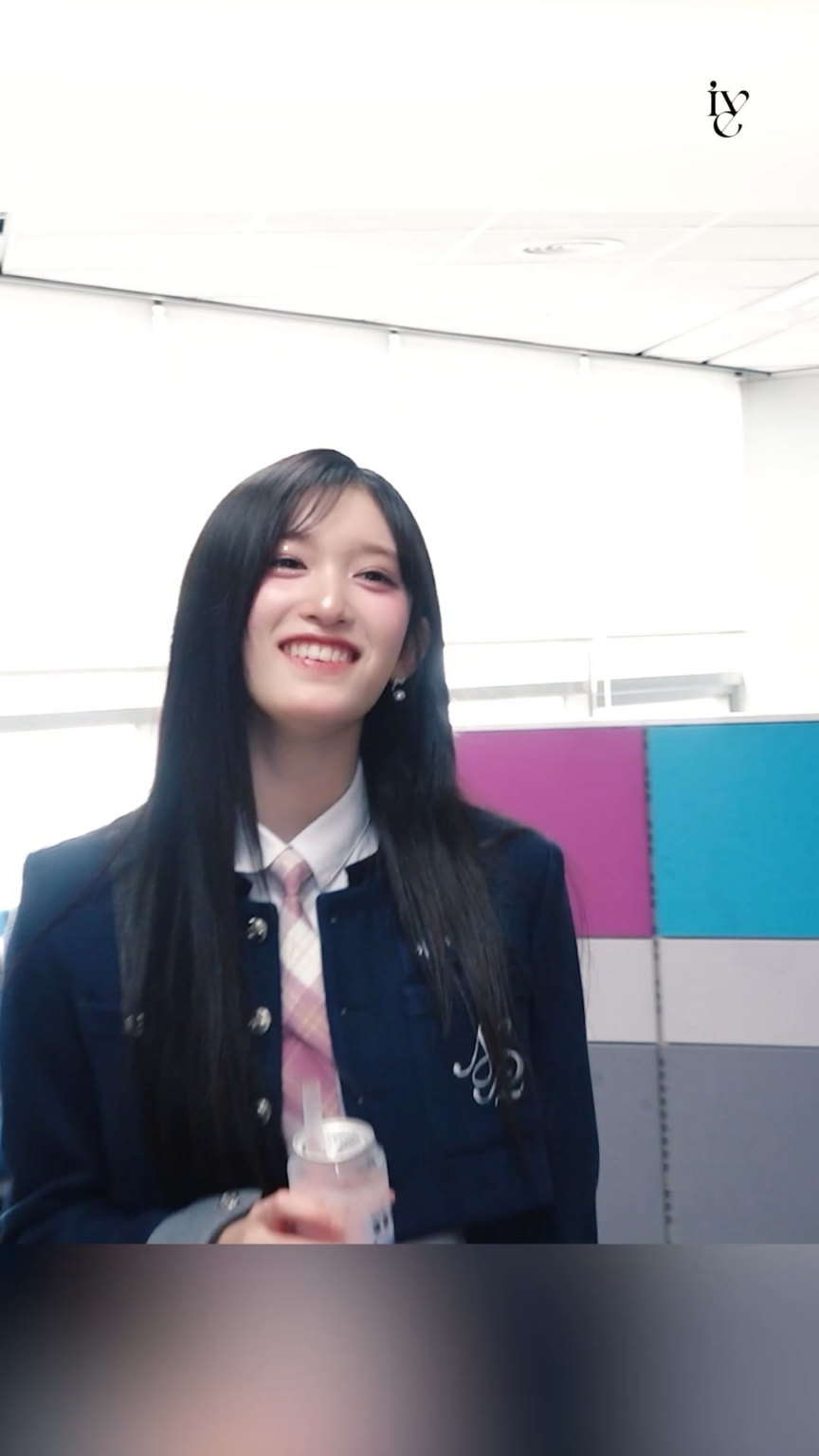 240508 تحديث شورتات YouTube الرسمية لـ IVE مع Leeseo - الحلقة الأولى من Inkigayo مع Maknae Leeseo (خلف المعاينة)