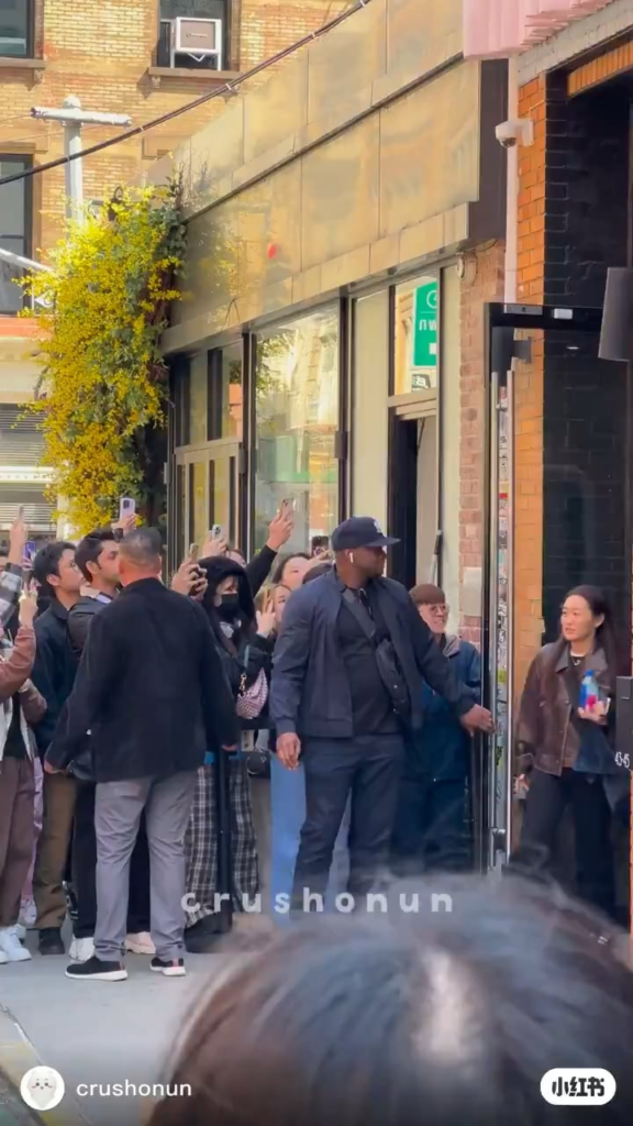 240503 جيني تغادر متجر Jentle Salon Pop-up في نيويورك