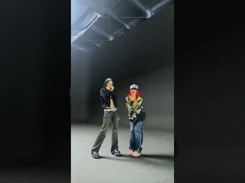 240504 إنها معتمدة 👌(تحدي Yuqi FREAK مع Lexie Liu)