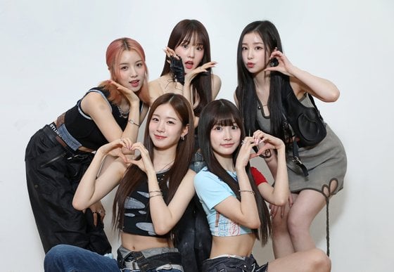 بعد توقف دام 17 شهرًا، وعدت WOOAH بالعودة إلى الأبد @ Korea JoongAng Daily (240504)