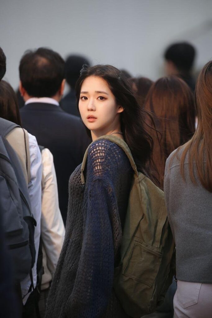 TripleS - الألبوم الأول الكامل: ASSEMBLE24 / Girls Never Die (Genie Magazine - MV Behind Images)