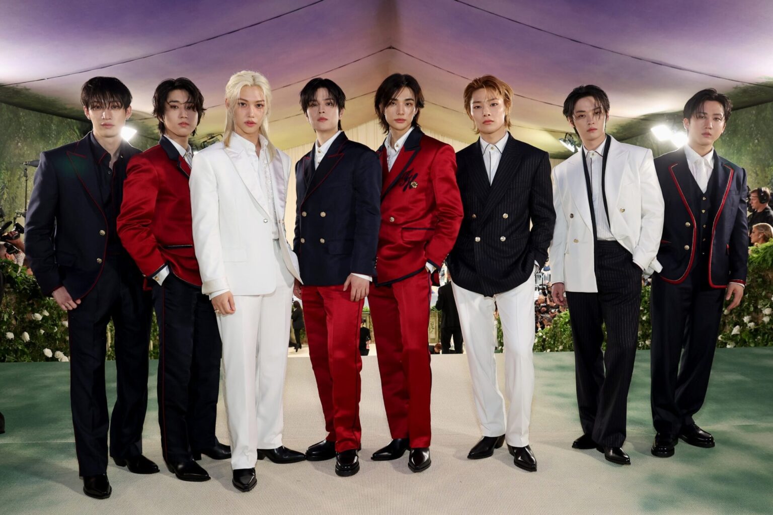240508 Rolling Stone UK: شاهد صورة Tommy Hilfiger الحصرية لـ Stray Kids في حفل Met Gala
