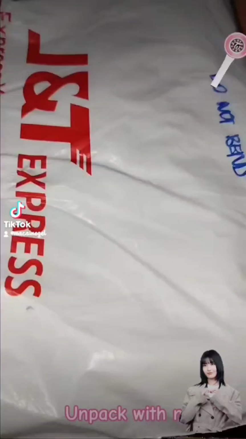 حصلت على تلف Twinnie/عيب Manu ولديك ملصق أريكة 🫶