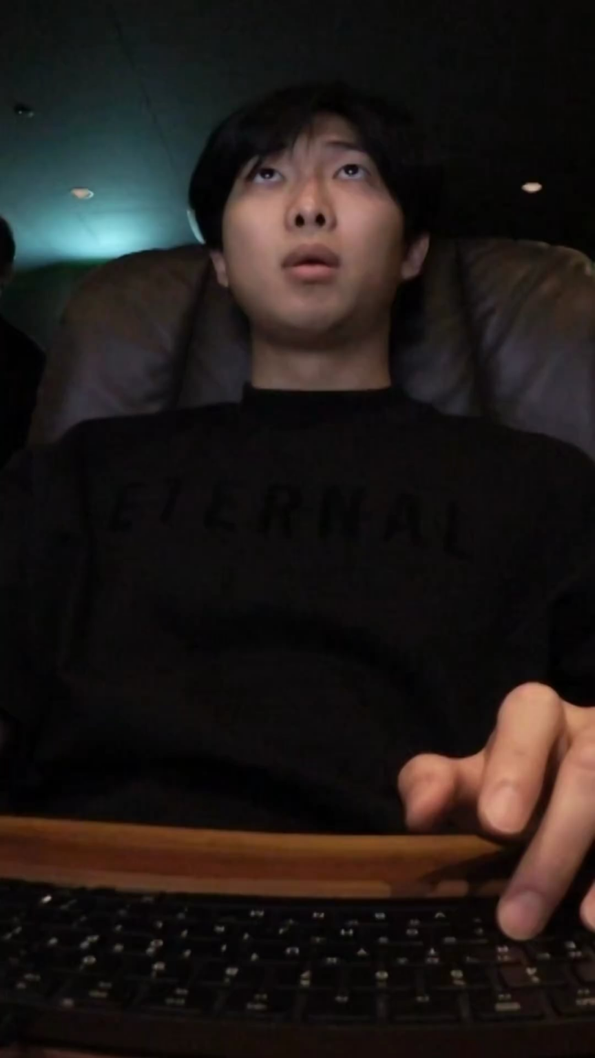 BTS الرسمية IG بكرة 040524