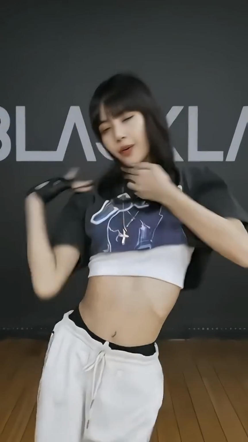 تصميم الرقصات ليزا مانوبان