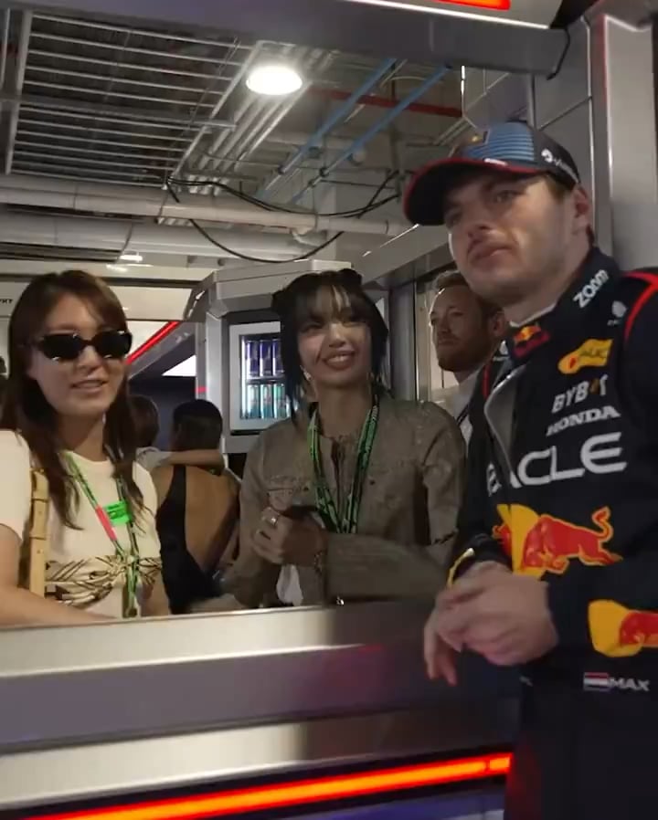 240510 تحديث redbullracing X مع ليزا وماكس فيرستابين