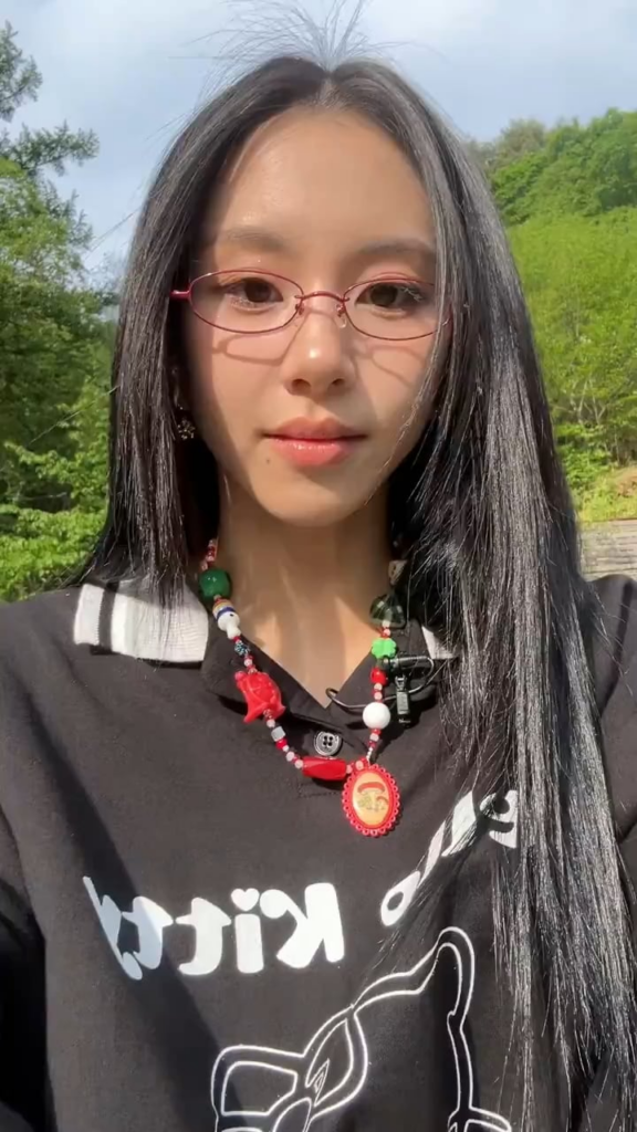 240502 تحديث تويتر - الأميرة ذات الغمازات 👉🍓👉 (مع تشايونغ)