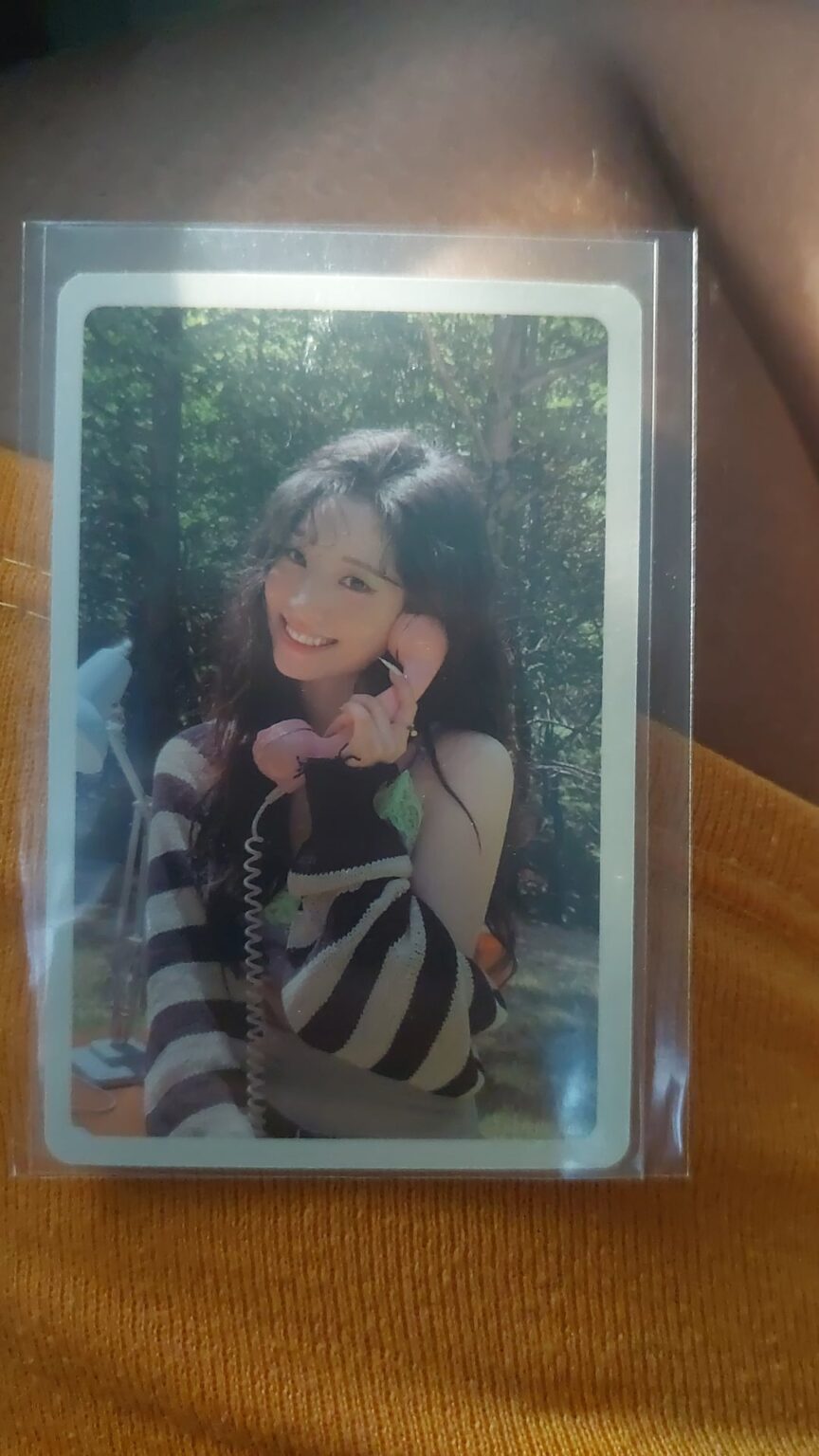 هل هذا حقيقي من مزيف.  لقد اشتريت بطاقة ضوئية "tingi" وهو ما يعني إلى حد كبير شراء ألبوم مقسم إلى أجزاء.