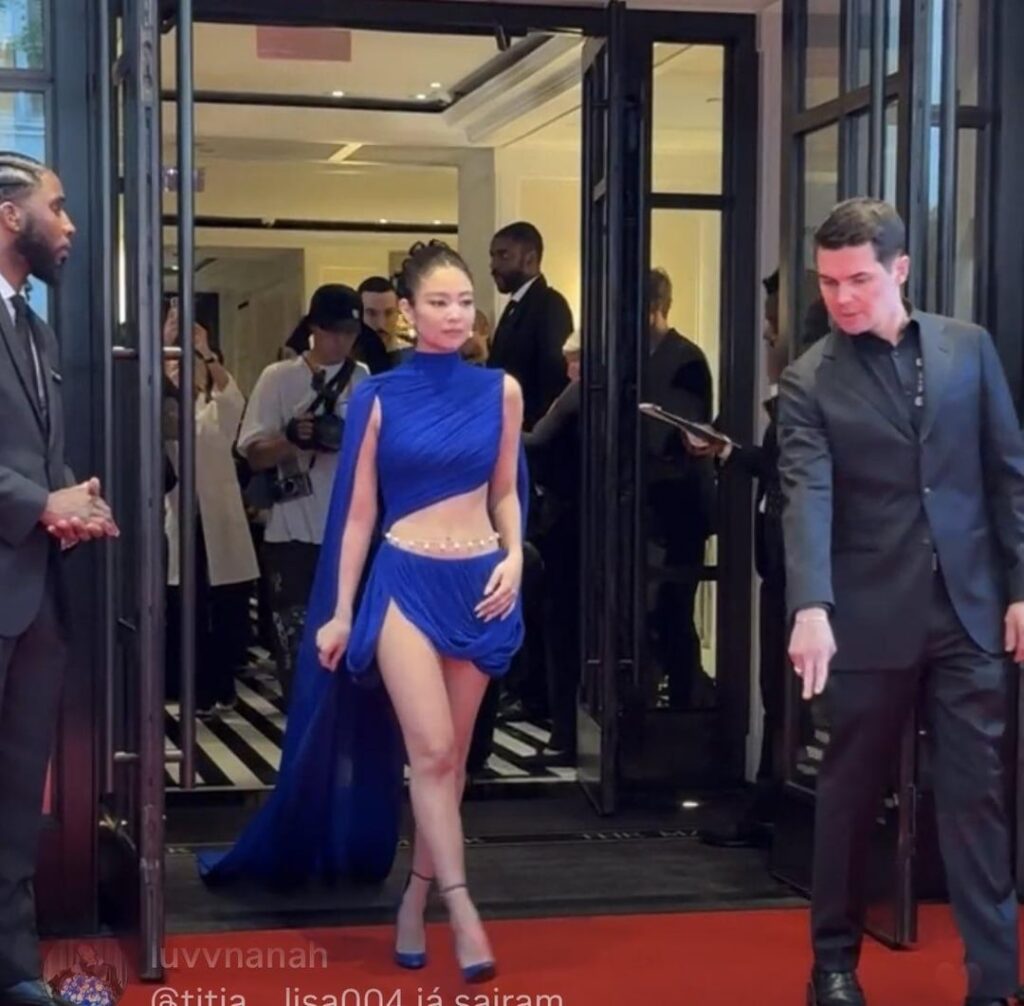 240506 جيني في حفل Met Gala في مدينة نيويورك
