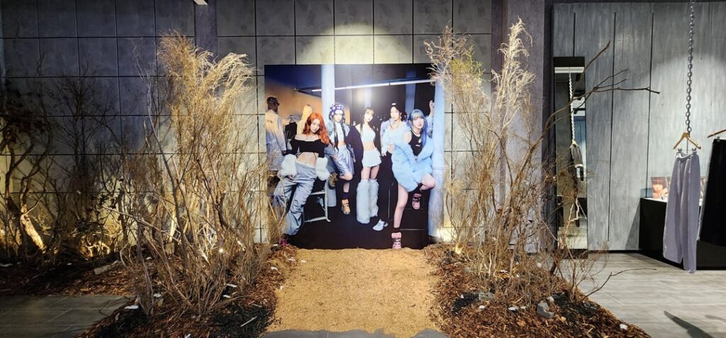 دليل التسوق LE SSERAFIM 2024 S/S POP UP