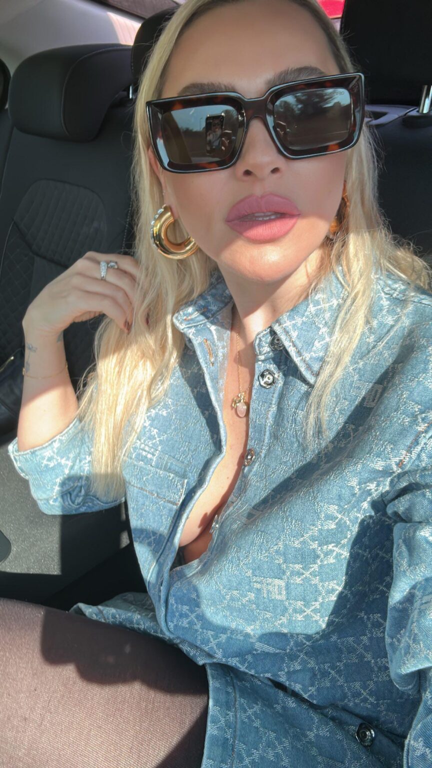 Hadise oyunculuğa soyunuyor. Posta Gazetesi'nde yer alan habere göre; Hadise dijital bir platformda yayınlanacak 8 bölümlük dizi için anlaştı.