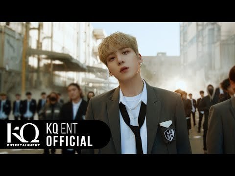 ما هي القلادة التي يرتديها Yeosang في الفيديو الموسيقي "الحقيقي"؟