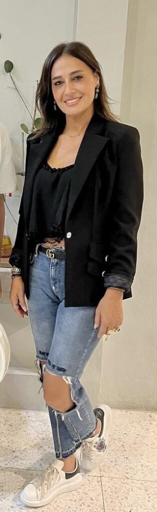 Hala hot sexy Camal toe 🔥🔥