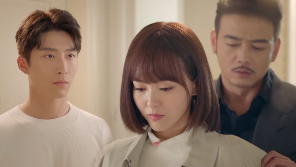 يستاء برؤية منافسه بالقرب من فتاته ويضع الحواجز بينهما فيندم على تركها له😭مشهد درامي من "أراك ثانية"