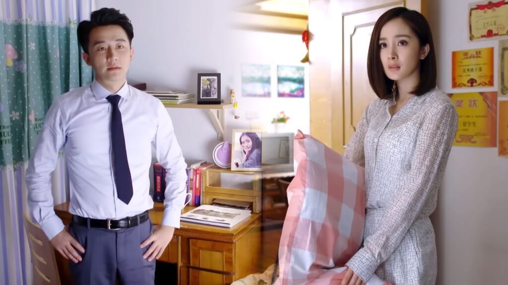 ينجح الرئيس المستبد في خطته ويقضي الليل في منزلها ووقتها يُوضح سوء الفهم بينهما❤️مشهد"عزيزي المترجم"