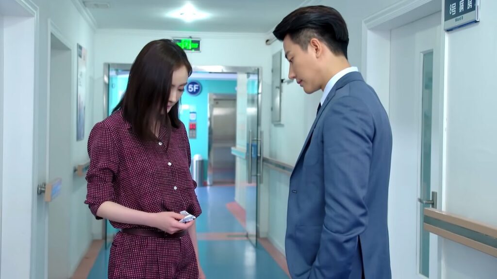 وأخيرا بدأ يتخطى حبه القديم يرى رسالة اعتراف منها ولكن بعد فوات الأوان❤️مشهد من “عزيزي المترجم” وأخيرا بدأ يتخطى حبه القديم يرى رسالة اعتراف منها ولكن بعد فوات الأوان❤️مشهد من "عزيزي المترجم"