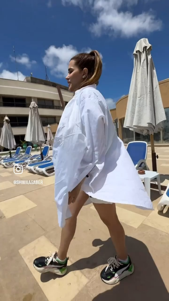 Shimoo is fire in the swimming pool 🔥🔥🔥🔥