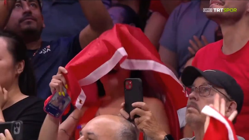 Biz voleybol ülkesiyiz