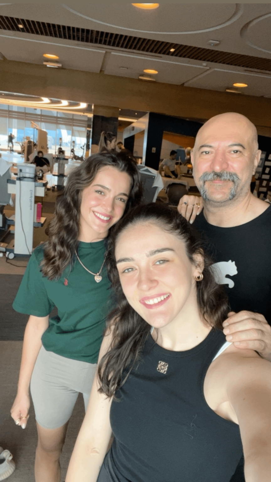 Zehra Güneş & Hafsanur Sancaktutan