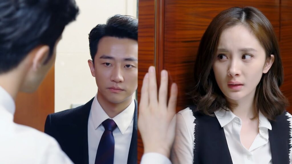 يذهب حبيبها إلى منزل شقيقه للبحث عن حبيبته ولكن يجدها مختبئة في خزانة😯مشهد من "عزيزي المترجم"