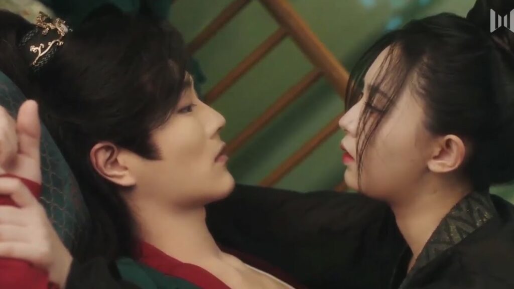 يستيقظ الامير من آثار الثمالـة و يجدها نائمة فوقـه  ( حياة مزدوجة )