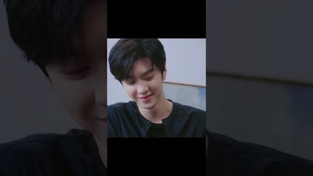 عندما تكون فتاتك خرقاء للغاية🤣🤣#HiddenLove #حب_خفي #zhaolusi #ChenZheyuan #youku عندما تكون فتاتك خرقاء للغاية🤣🤣#HiddenLove #حب_خفي #zhaolusi #ChenZheyuan #youku