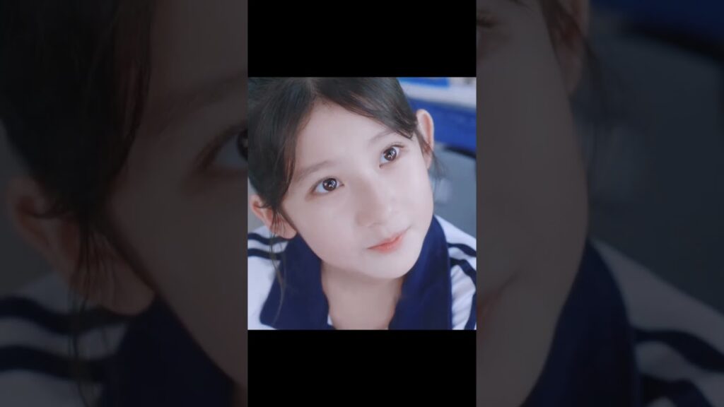 وهي أيضًا الصغيرة سانغ تشي 😻 #شباب_متألق #DashingYouth #حب_خفي #HiddenLove #youku