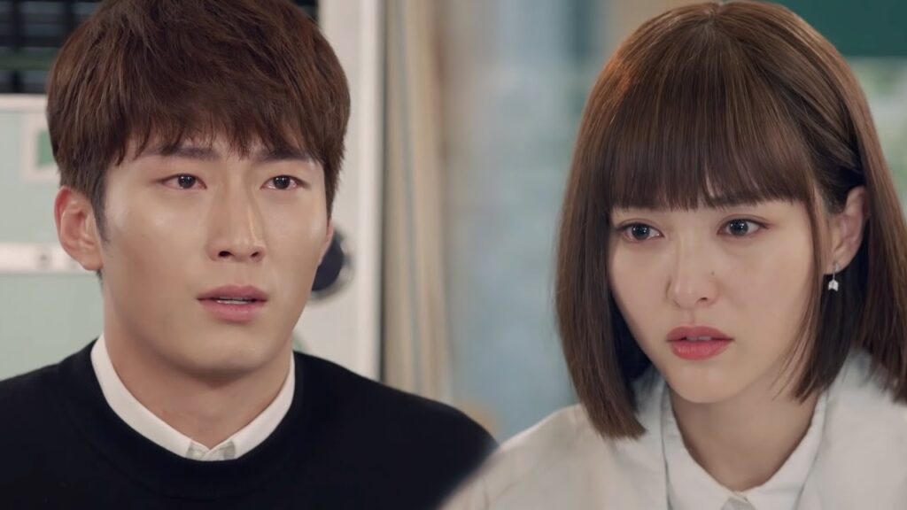 بسبب كلام منافسه يقرر الرئيس الانفصال عن حبيبته فيتركها ويكسر قلبها💔مشهد حزين من "أراك ثانية"