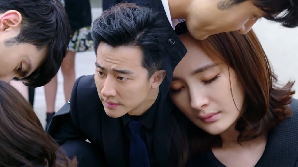 تفقد بطلتنا وعيها أمام حبيبها فتختار حبيبها السابق لرعايتها بدلًا عنه💔مشهد من دراما “عزيزي المترجم” تفقد بطلتنا وعيها أمام حبيبها فتختار حبيبها السابق لرعايتها بدلًا عنه💔مشهد من دراما "عزيزي المترجم"