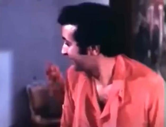 Zizi Mustafa Hot Kisses