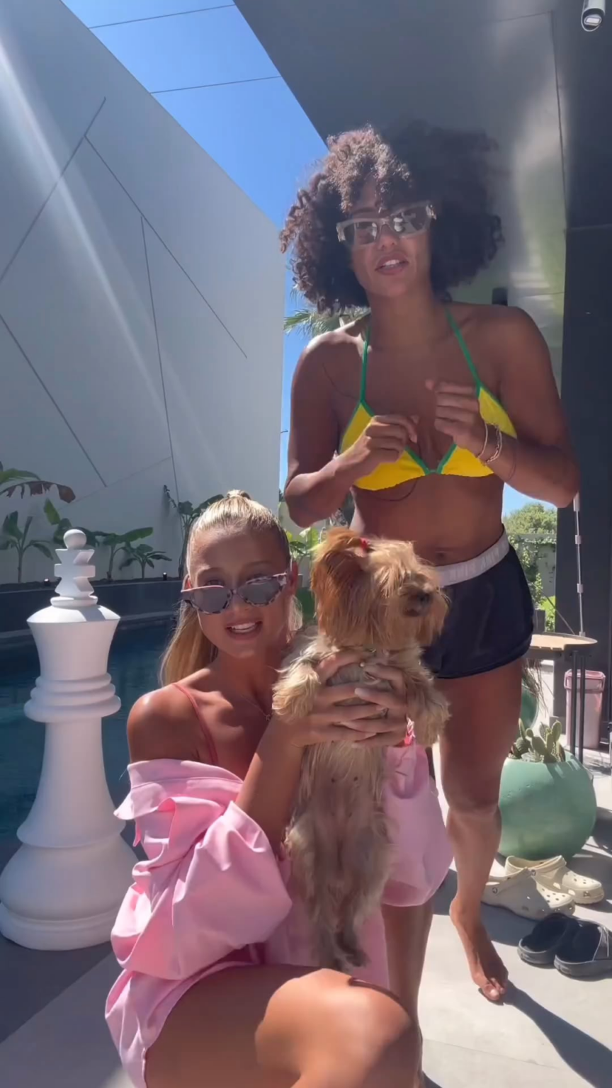 Aleyna Kalaycıoğlu ve Aysu Keskin