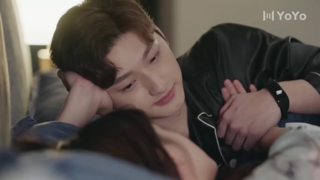 لماذا انتي متوترة انها ليست اول مرة لك بالنوم الى جانبي ( ارجوك اطمئن يا سيد لينغ )