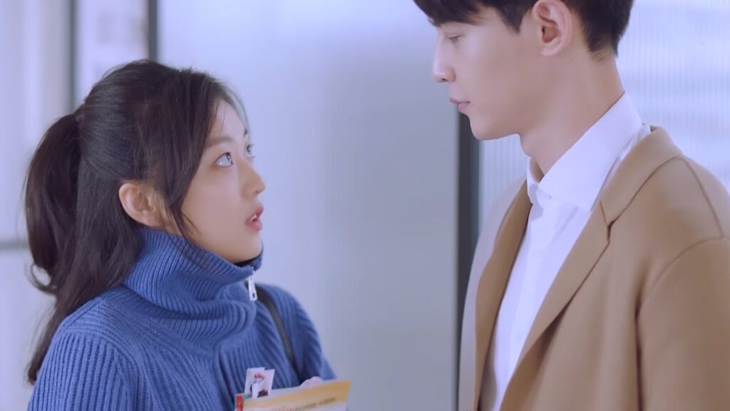 يكتشف حبيبها بالصدفة أن مستثمره هو الحب الأول لحبيبته فشعر بالغيرة والحزن بصمت💔مشهد من "عدنا للحب"