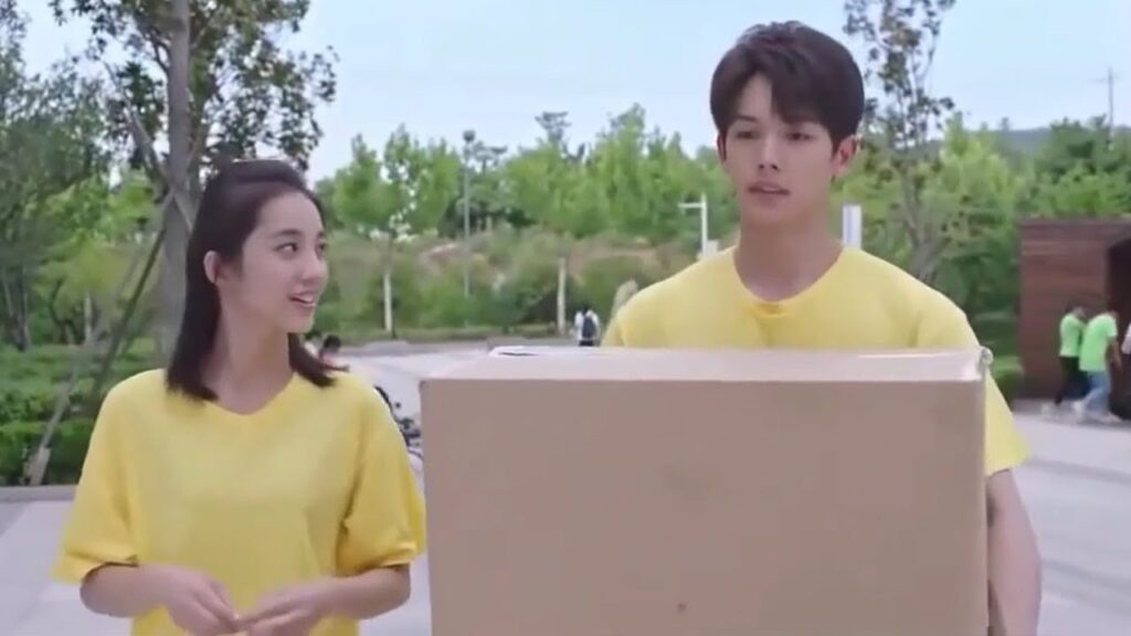 تجمع شجاعتها وتصارحـه بمشاعرها ( رومانسيتي الاولى )