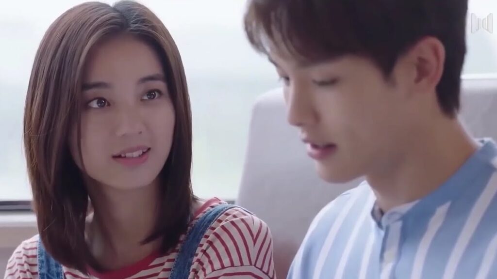 تدرس معه لكنها وجدت ما هو أجمل من القراءة ( رومانسيتي الاولى )