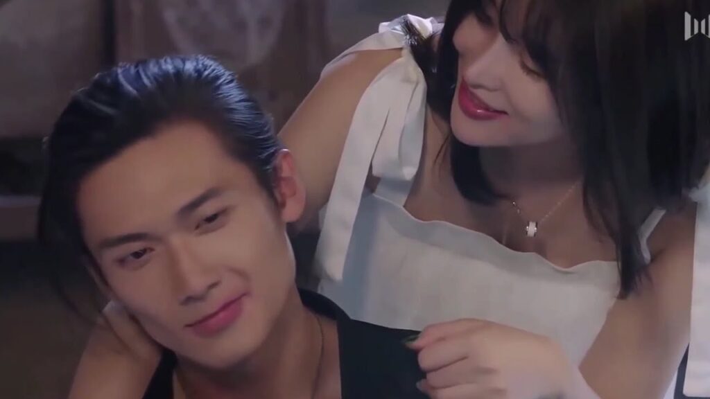 وجد من تأسر قلبـه وجعلتـه يفقد رعبتـه بمواعدة فتيات غيرها  ( رومانسيتي الاولى )