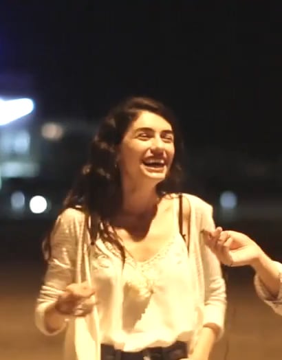 Hazar Ergüçlü Kıbrıs şivesi