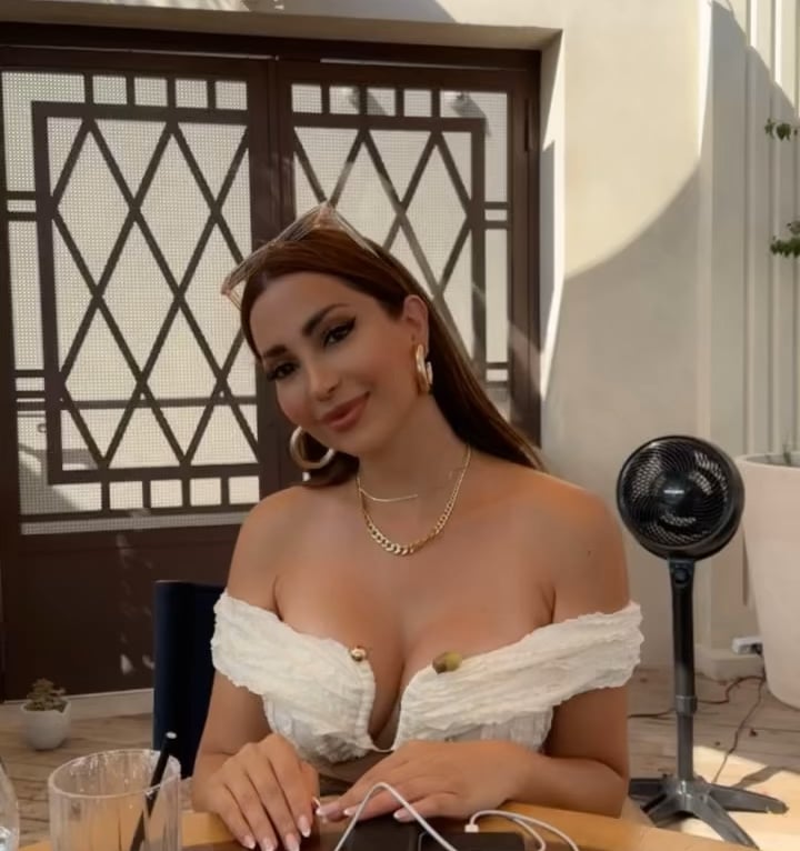 Nesreen hot boobs🔥🔥🔥