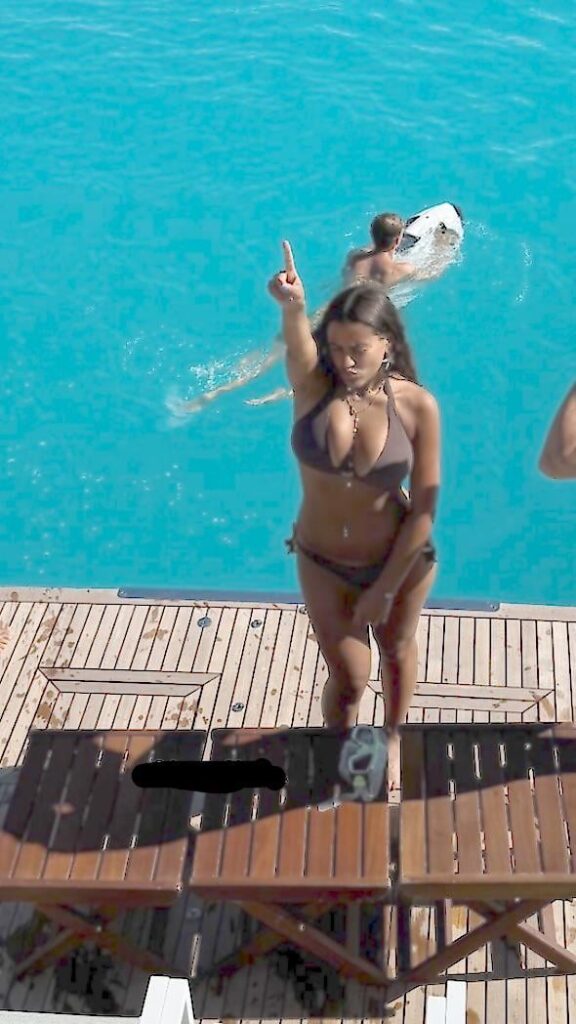 Jana Diab insanely hot body 🔥