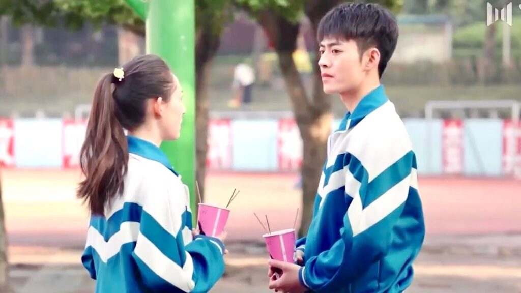 معجب بها ويريد ان يجلس الى جابنها في الصف ( عندما تغيبت عن المدرسة للقائك) معجب بها ويريد ان يجلس الى جابنها في الصف ( عندما تغيبت عن المدرسة للقائك)