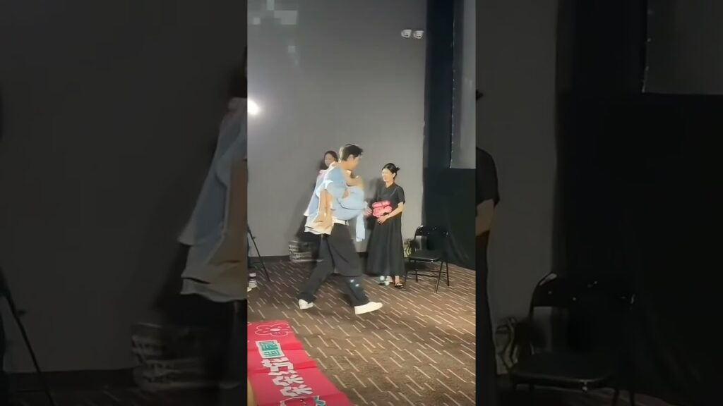 اميــرتي المدللة 😍👑 #RenYunjie #FangJin #youku #عناق_في_الليلة_المظلمة #Embraceinthedarknight اميــرتي المدللة 😍👑 #RenYunjie #FangJin #youku #عناق_في_الليلة_المظلمة #Embraceinthedarknight