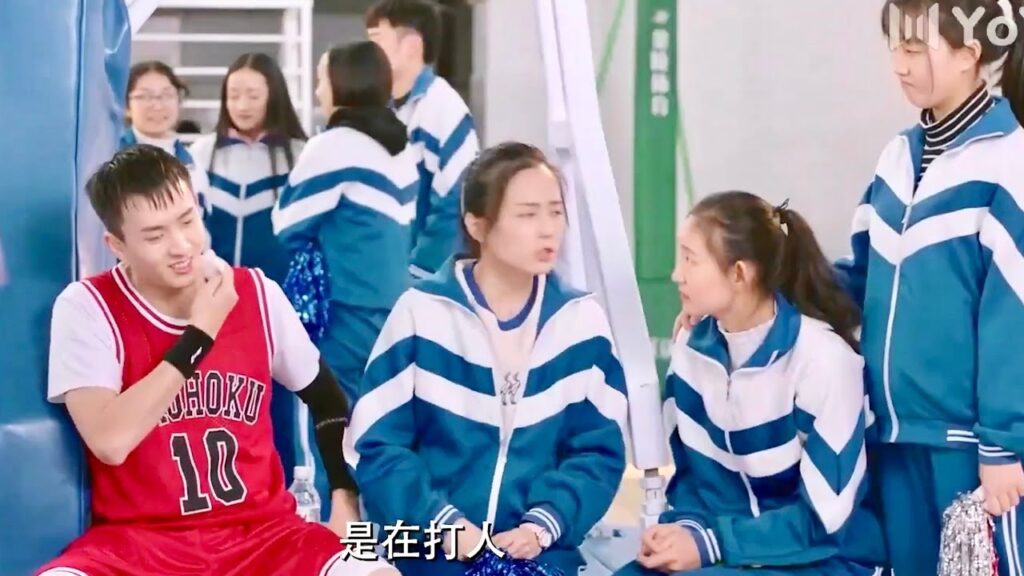 يصبح الرقم واحد بالمدرسة بأدائـه الممتاز في كرة السلة (عندما تغيبت عن المدرسة للقائك)