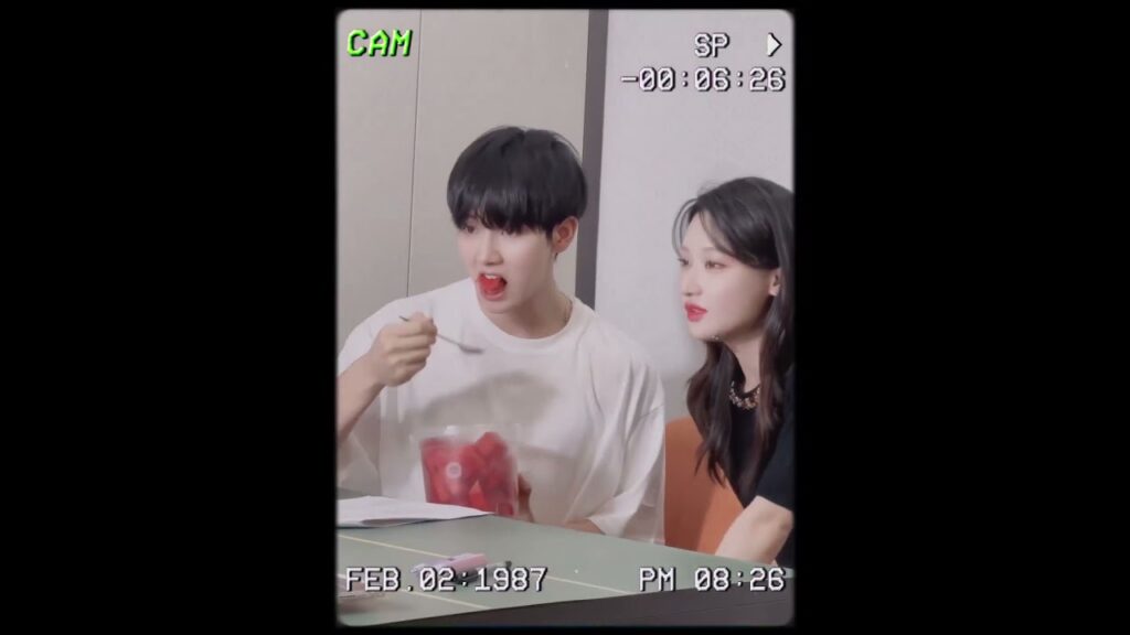 حتى البطيخ ليس بحلاوتك ❣️ # #dawnisbreaking #hexuanlin #بزوغ_الفجر #shorts #youku #lifei