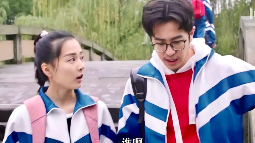 حتى صديقـه الكسول اصبح لديه حبيبــة (عندما تغيبت عن المدرسة للقائك)