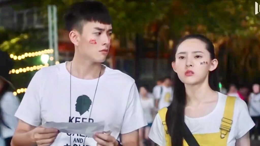 يأخذها الى حفل غنائي في اول موعد لهم (عندما تغيبت عن المدرسة للقائك)