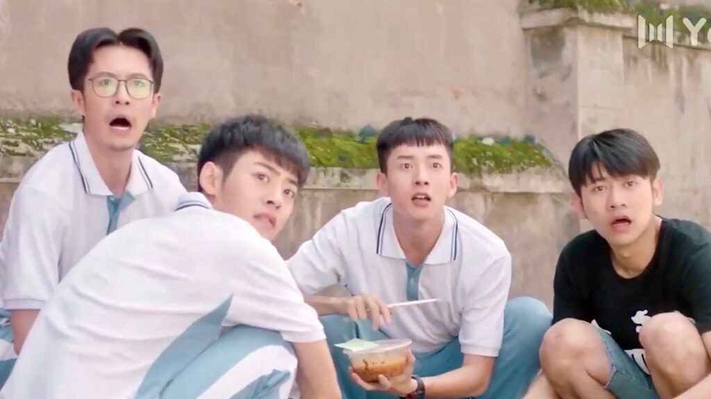 يورطون الطالب الجديد و يجعلوه يطلب طعام من الخارج الى المدرسة (عندما تغيبت عن المدرسة للقائك)