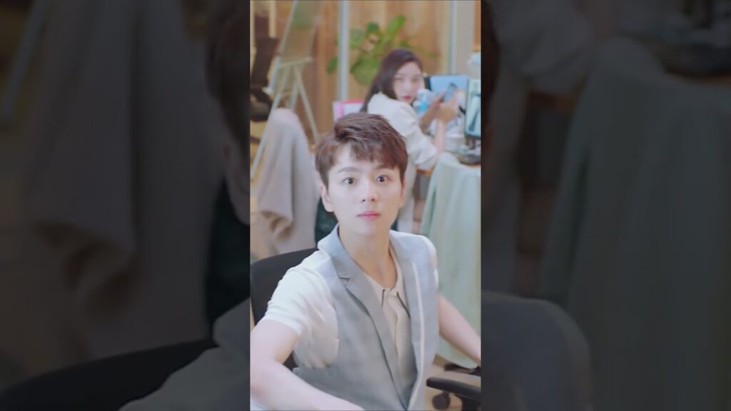 عندما رئيسك يشع بالكاريزما و الوسامة 😍  #حبيبتي  #MyGirl #YOUKU #99分女朋友 #zhaoyiqin