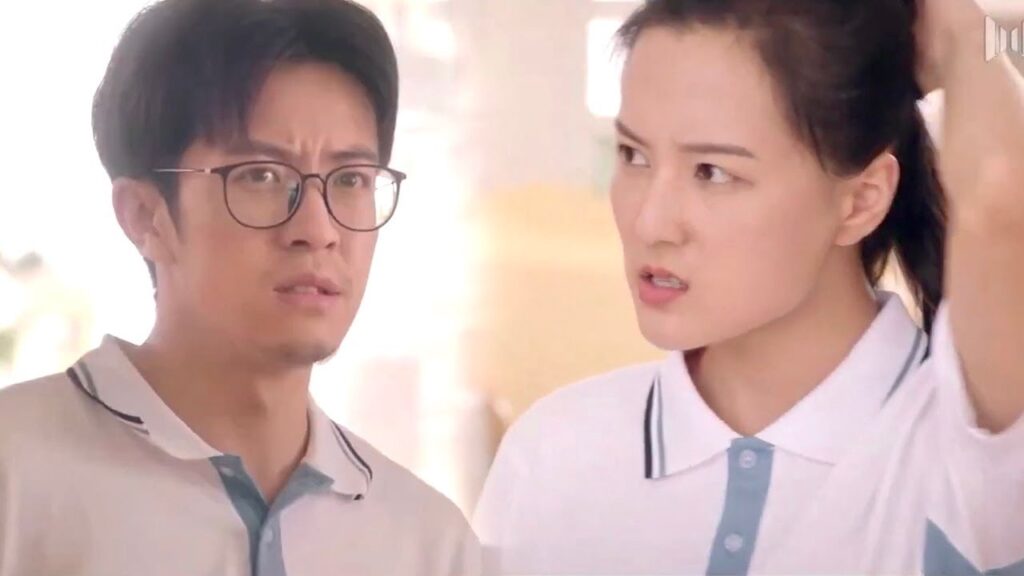 تريد ان ترتاح من ضغط الدروس لكن ترمى الكرة على رأسها  (عندما تغيبت عن المدرسة للقائك)