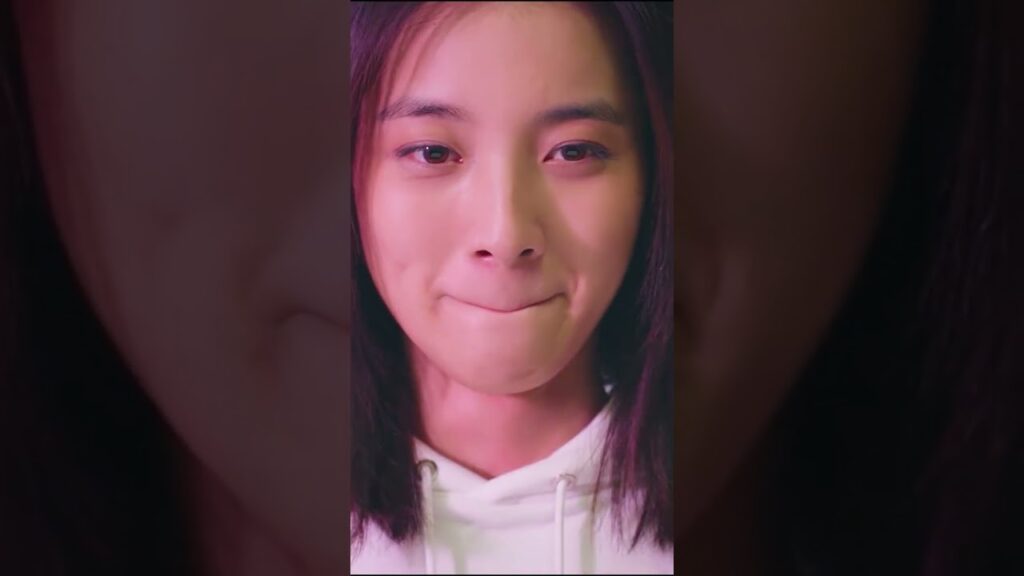 في الحمام؟ تسترق النظر اليه!💋#初恋了那么多年 #رومانسيتي_الاولى #FirstRomance#wanpeng #rileywang  #wangyilun